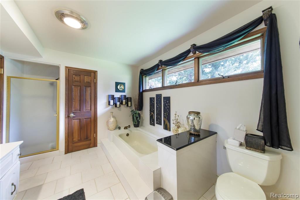 4233 Chicago Road Warren, MI 48092 - Photo 24 of 33