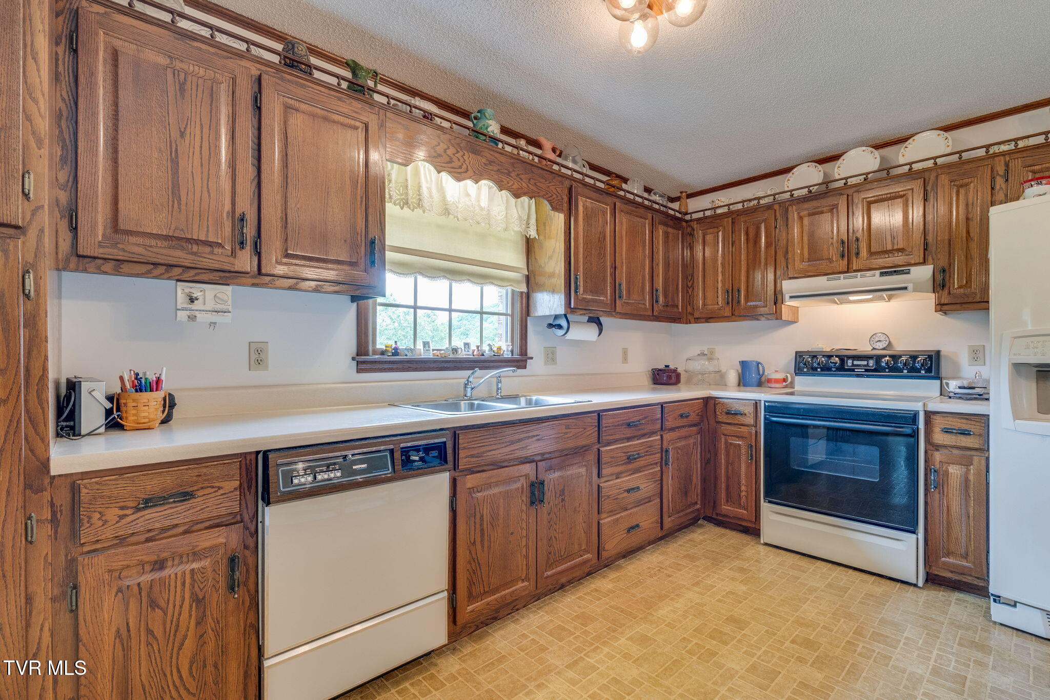 453 Twin Barns Road Greeneville, TN 37743 - Photo 13 of 46 012