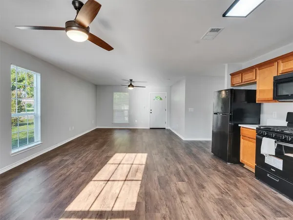 $1,850 | 326 South Bell Drive, Texas City, TX 77591