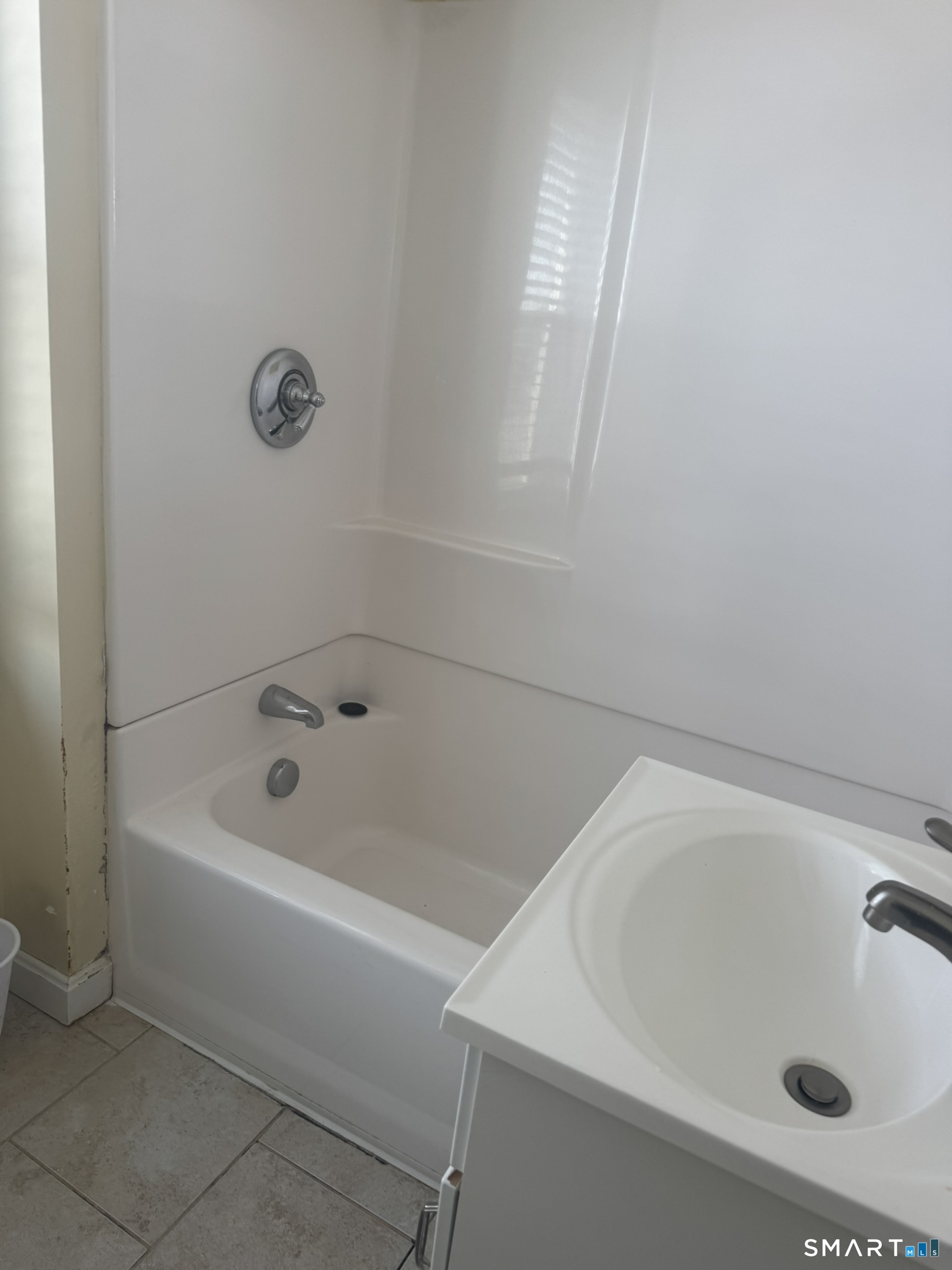 81 Mechanic Street, Unit 2 Stonington, CT 06379 - Photo 15 of 16