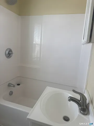 $1,850 | 81 Mechanic Street, Unit 2, Pawcatuck, CT 06379