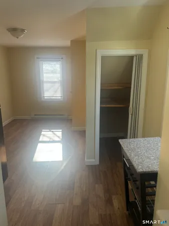 $1,600 | 81 Mechanic Street, Unit 2, Stonington, CT 06379