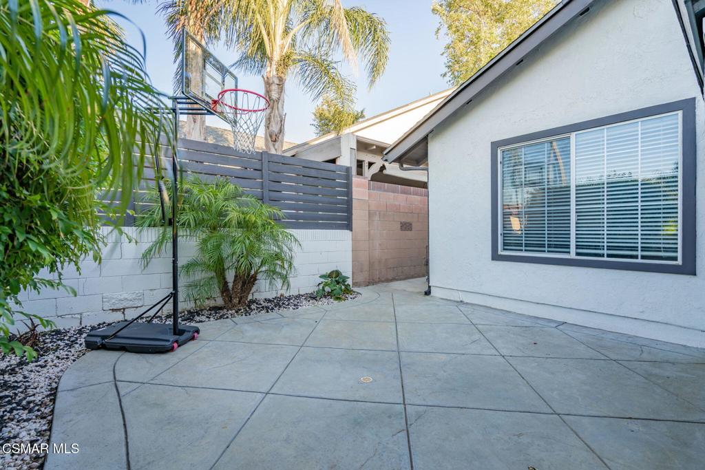 1816 Hillary Court Simi Valley, CA 93065 - Photo 4 of 58 a view of backyard and patio