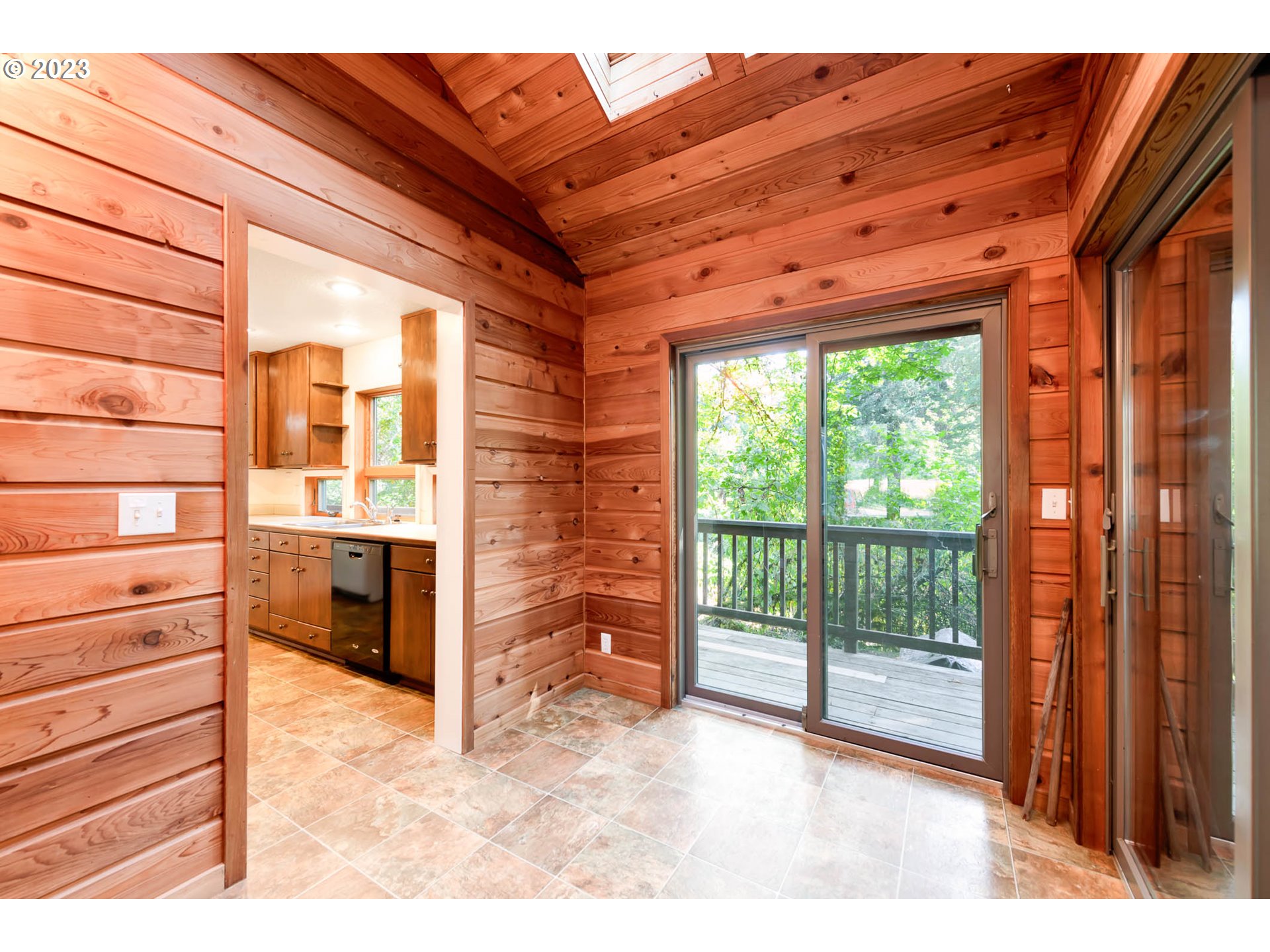 77383 Mosby Creek Road Cottage Grove, OR 97424 - Photo 26 of 48 Pantry