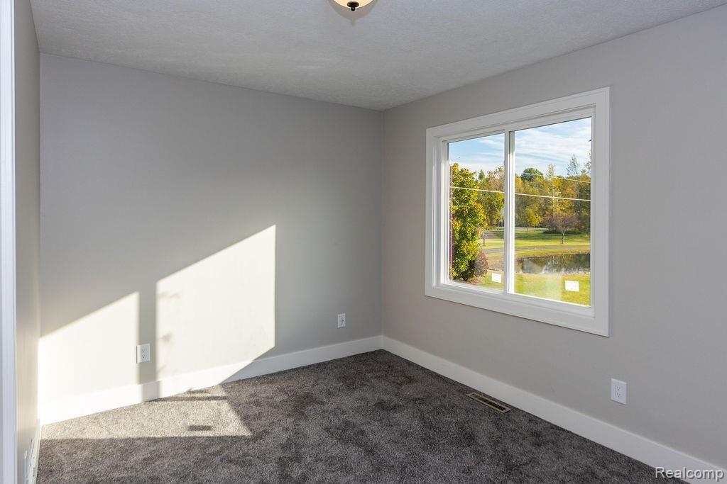 694 South Diamond Road Mason, MI 48854 - Photo 25 of 40 25.jpg