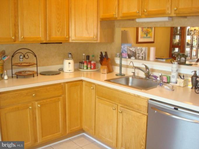 210 Blenny Lane, Unit 101 Chester, MD 21619 - Photo 19 of 30 Kitchen