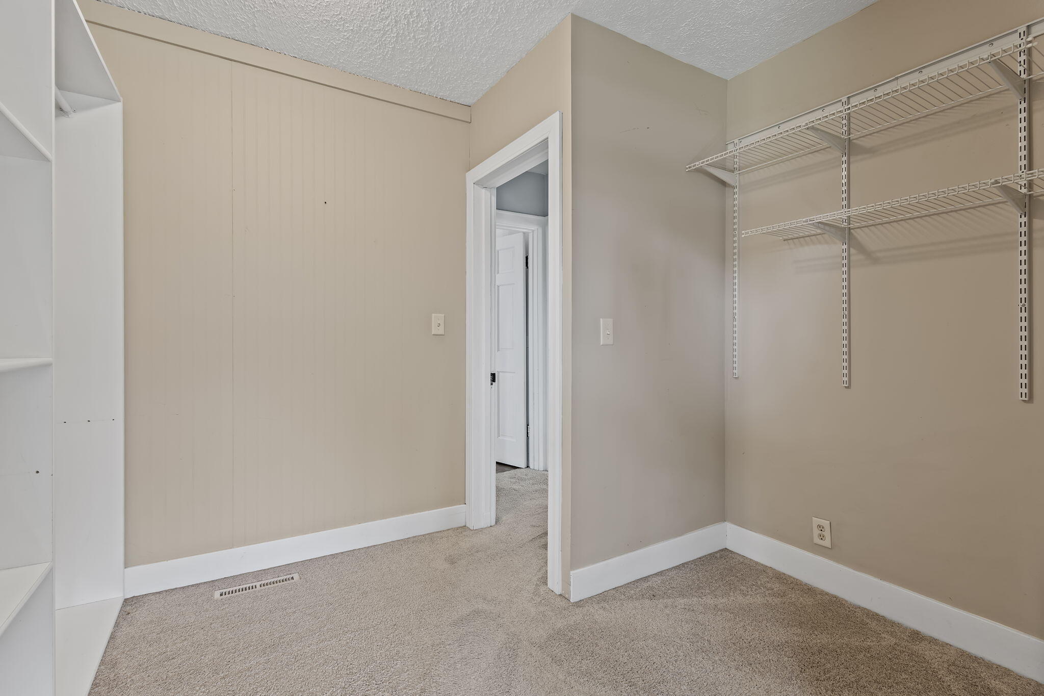 124 6th Street Southeast De Motte, IN 46310 - Photo 24 of 36 2048x1365