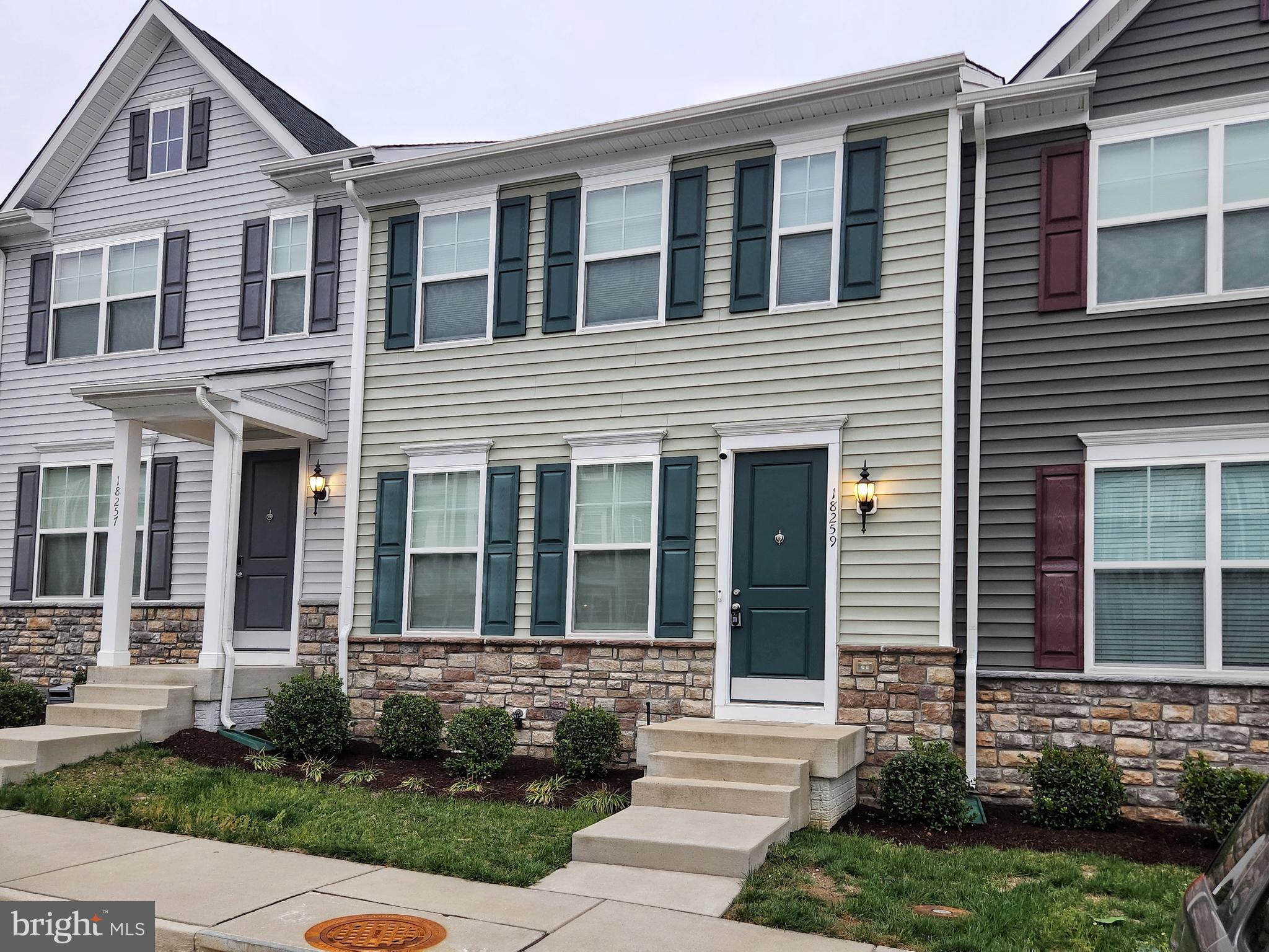 18259 Summit Pointe Drive Triangle, VA 22172 - Photo 2 of 36