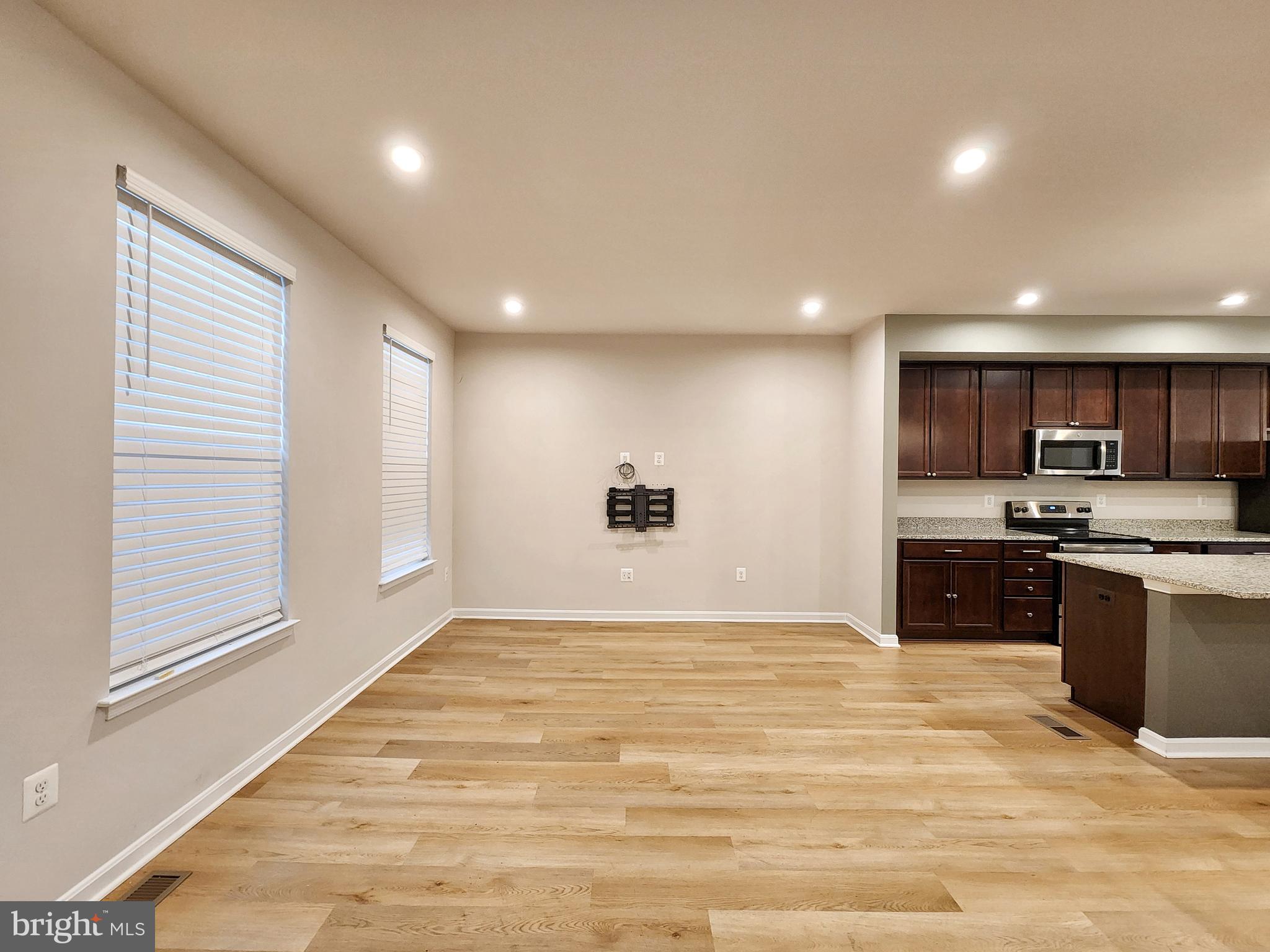 18259 Summit Pointe Drive Triangle, VA 22172 - Photo 4 of 36