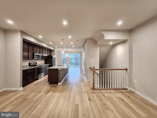 $2,900 | 18259 Summit Pointe Drive, Triangle, VA 22172