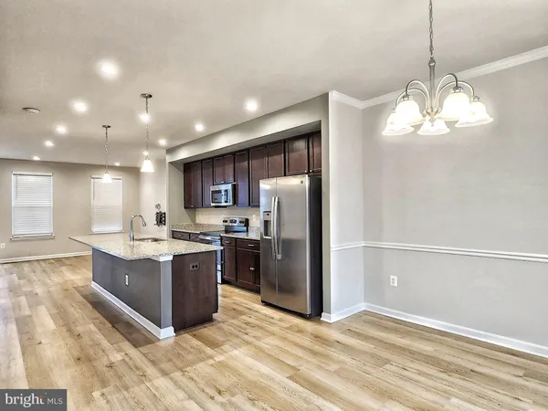 $2,900 | 18259 Summit Pointe Drive, Triangle, VA 22172