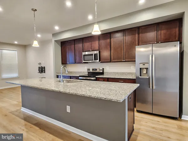 $2,900 | 18259 Summit Pointe Drive, Triangle, VA 22172