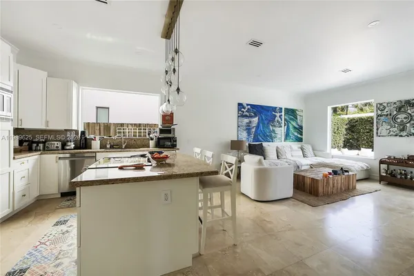 $19,900 | 1898 South Miami Avenue, Miami, FL 33129