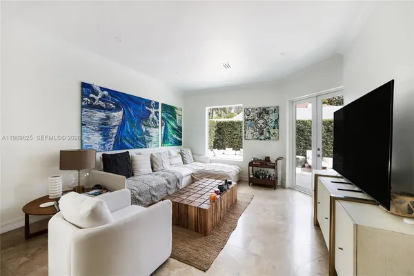 $19,900 | 1898 South Miami Avenue, Miami, FL 33129