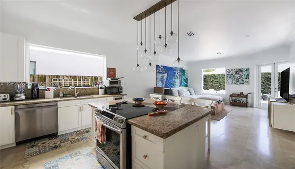$19,900 | 1898 South Miami Avenue, Miami, FL 33129