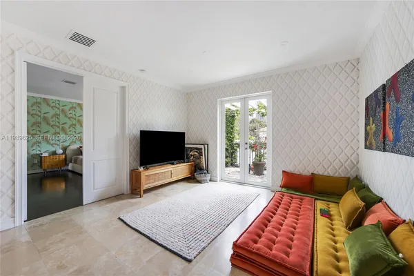 $19,900 | 1898 South Miami Avenue, Miami, FL 33129