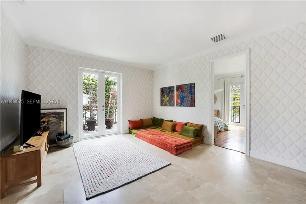 $19,900 | 1898 South Miami Avenue, Miami, FL 33129