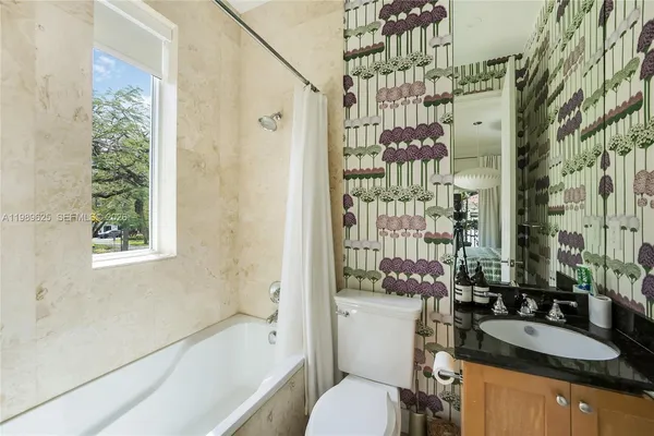 $19,900 | 1898 South Miami Avenue, Miami, FL 33129