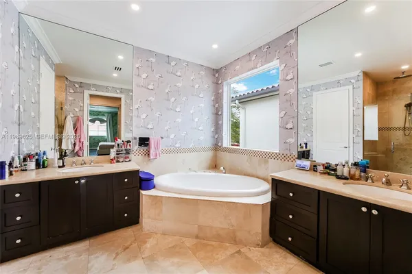 $19,900 | 1898 South Miami Avenue, Miami, FL 33129