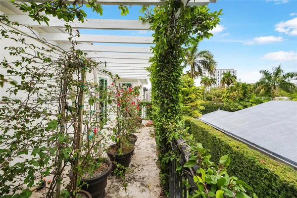 $19,900 | 1898 South Miami Avenue, Miami, FL 33129