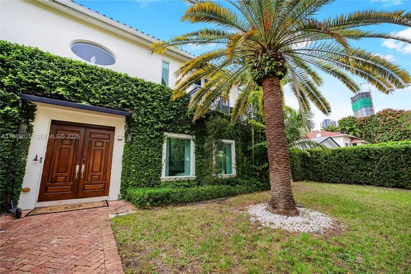 $19,900 | 1898 South Miami Avenue, Miami, FL 33129