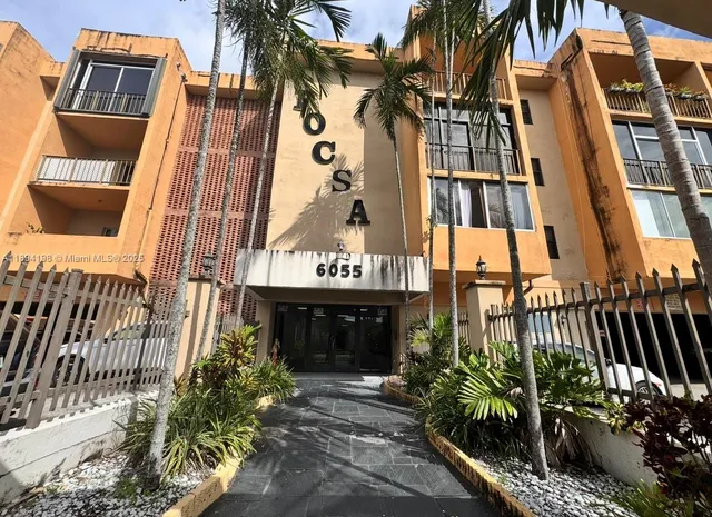 $1,900 | 6055 West 19th Avenue, Unit 304, Hialeah, FL 33012