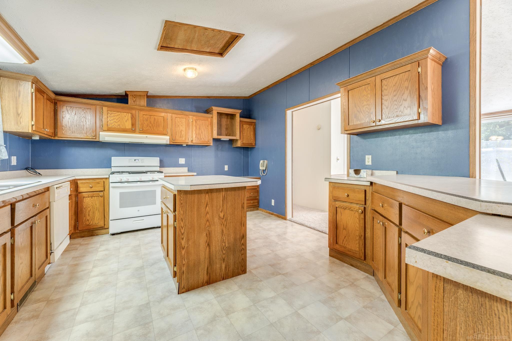 2455 West Snover Road Mayville, MI 48744 - Photo 8 of 49