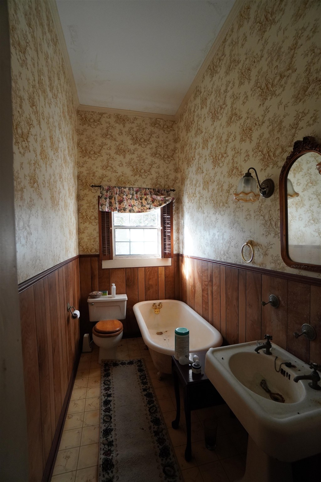 6872 Henderson Drive Bagdad, FL 32583 - Photo 20 of 44 Upstairs Bath