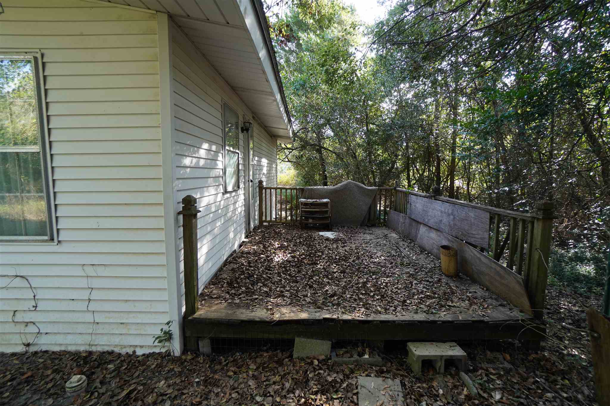 6872 Henderson Drive Bagdad, FL 32583 - Photo 29 of 44 Deck