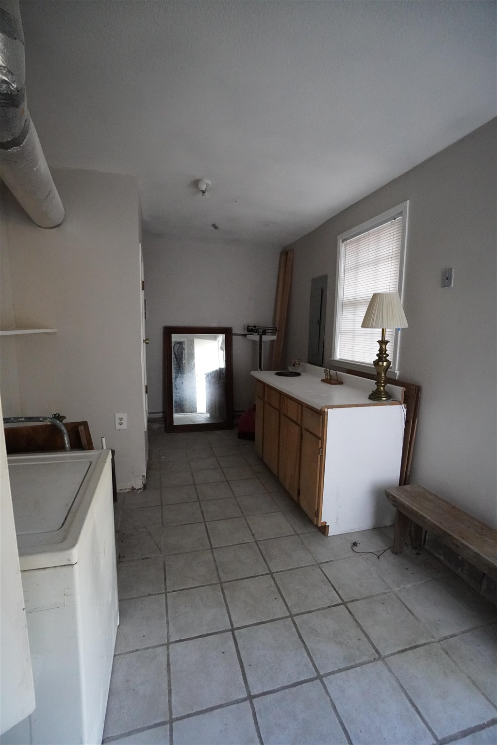 6872 Henderson Drive Bagdad, FL 32583 - Photo 30 of 44 Laundry/Utility Room