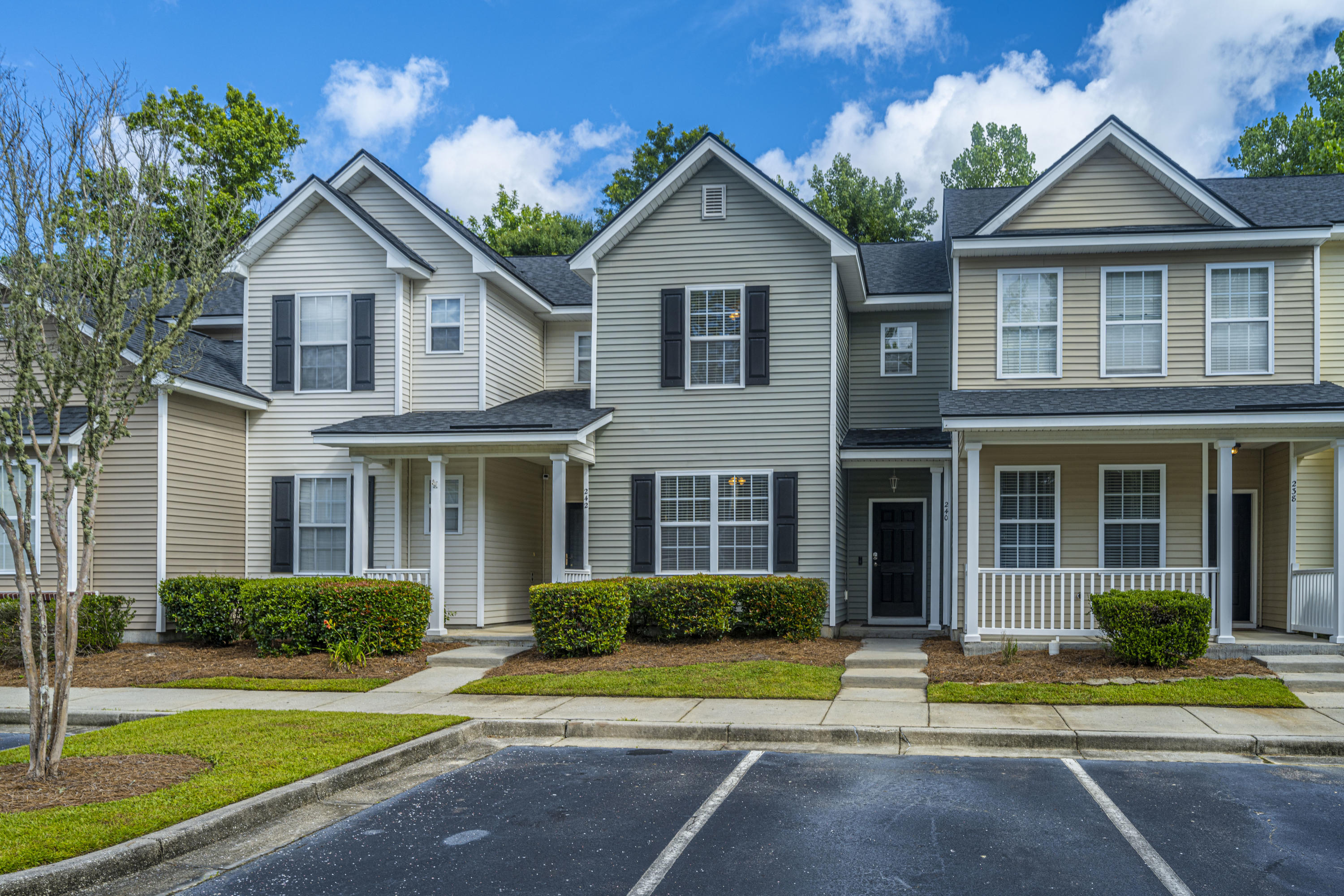 240 Brookshire Road Goose Creek, SC 29445 - Photo 3 of 46 240Brookshire03