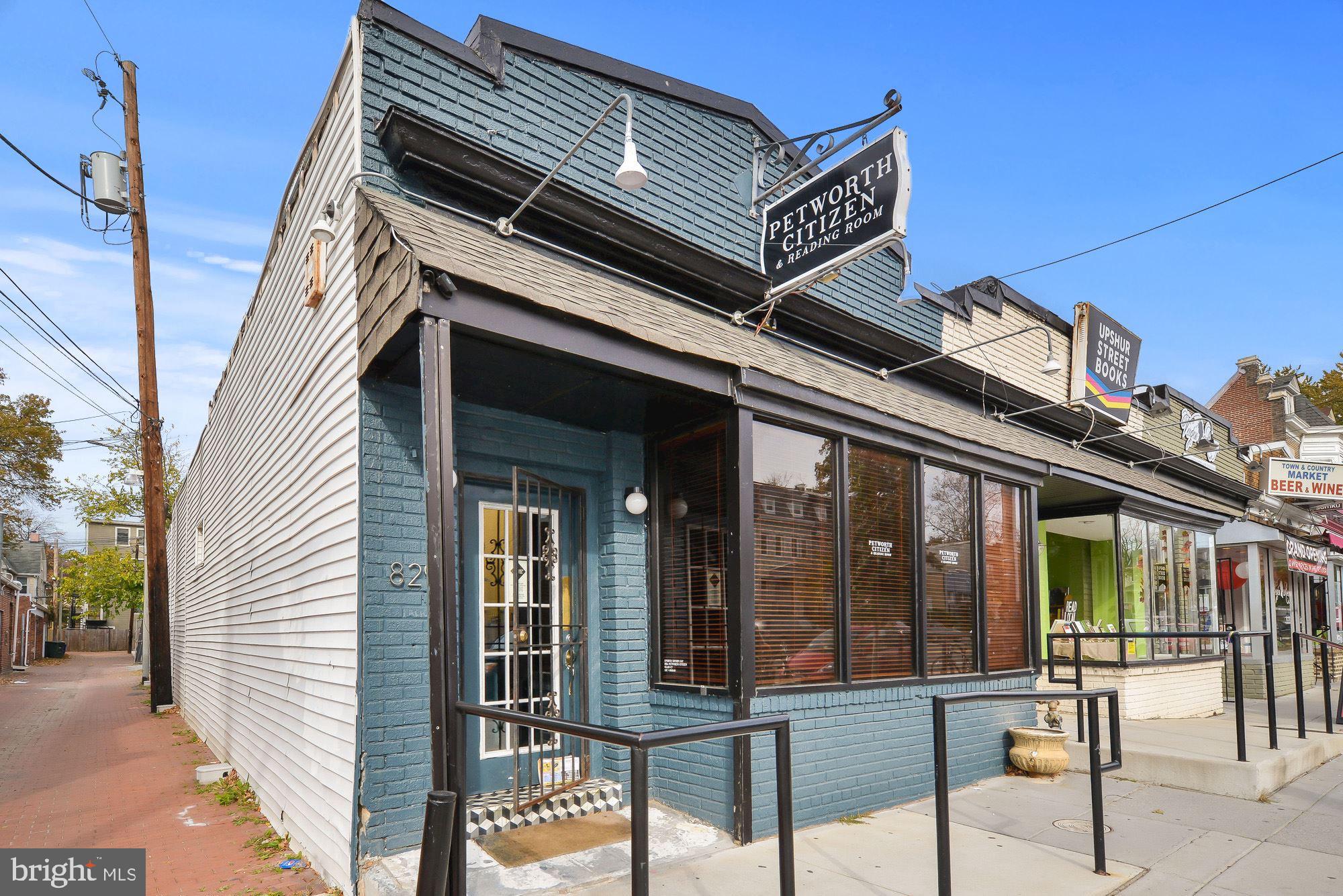 1021 Spring Road Northwest, Unit 1 Washington, DC 20010 - Photo 26 of 27 a view of a building with sitting area