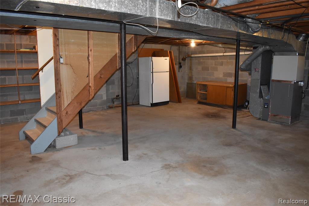 1977 Meadow Ridge Drive Walled Lake, MI 48390 - Photo 41 of 53