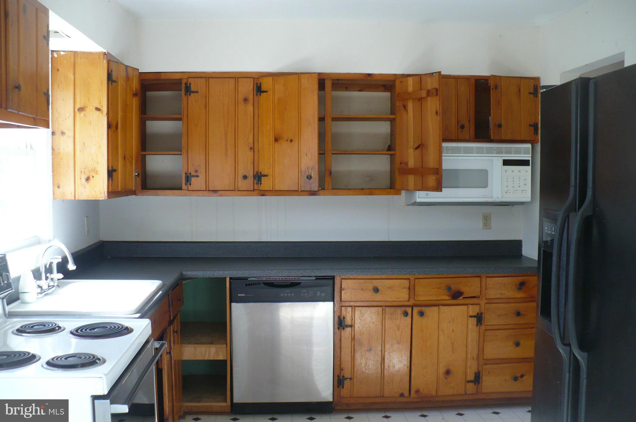 20023 Beaver Dam Road Beaverdam, VA 23015 - Photo 6 of 12 Kitchen