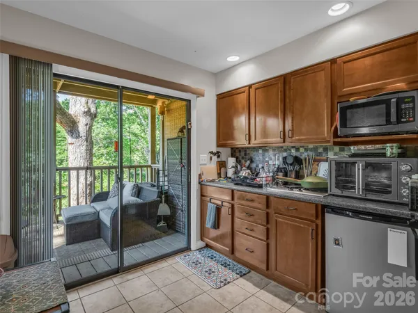 $139,000 | 160 Whitney Boulevard, Unit 25, Lake Lure, NC 28746