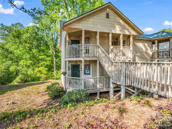 $139,000 | 160 Whitney Boulevard, Unit 25, Lake Lure, NC 28746