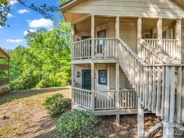 $139,000 | 160 Whitney Boulevard, Unit 25, Lake Lure, NC 28746