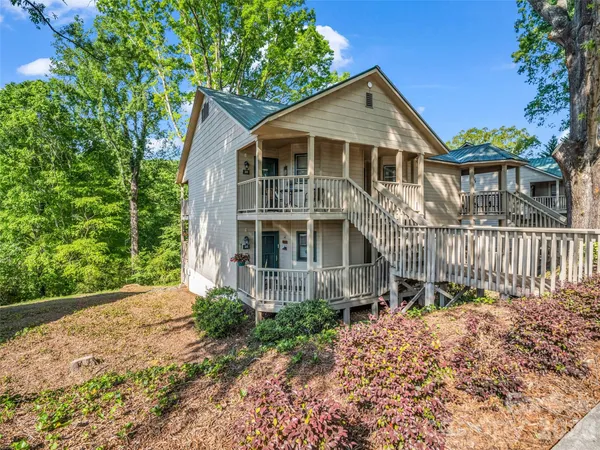 $139,000 | 160 Whitney Boulevard, Unit 25, Lake Lure, NC 28746