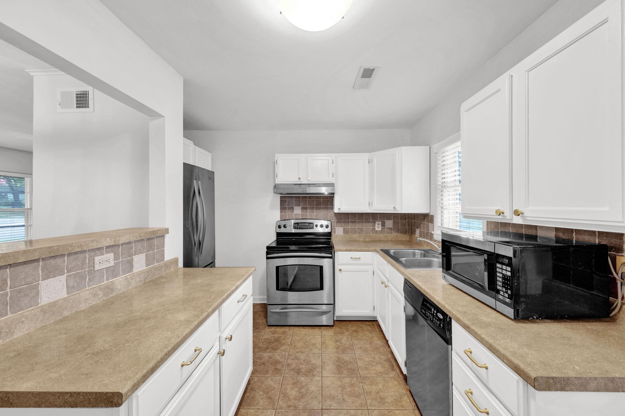 5039 Sea Isle Road Memphis, TN 38117 - Photo 14 of 19 Gallery Image 14