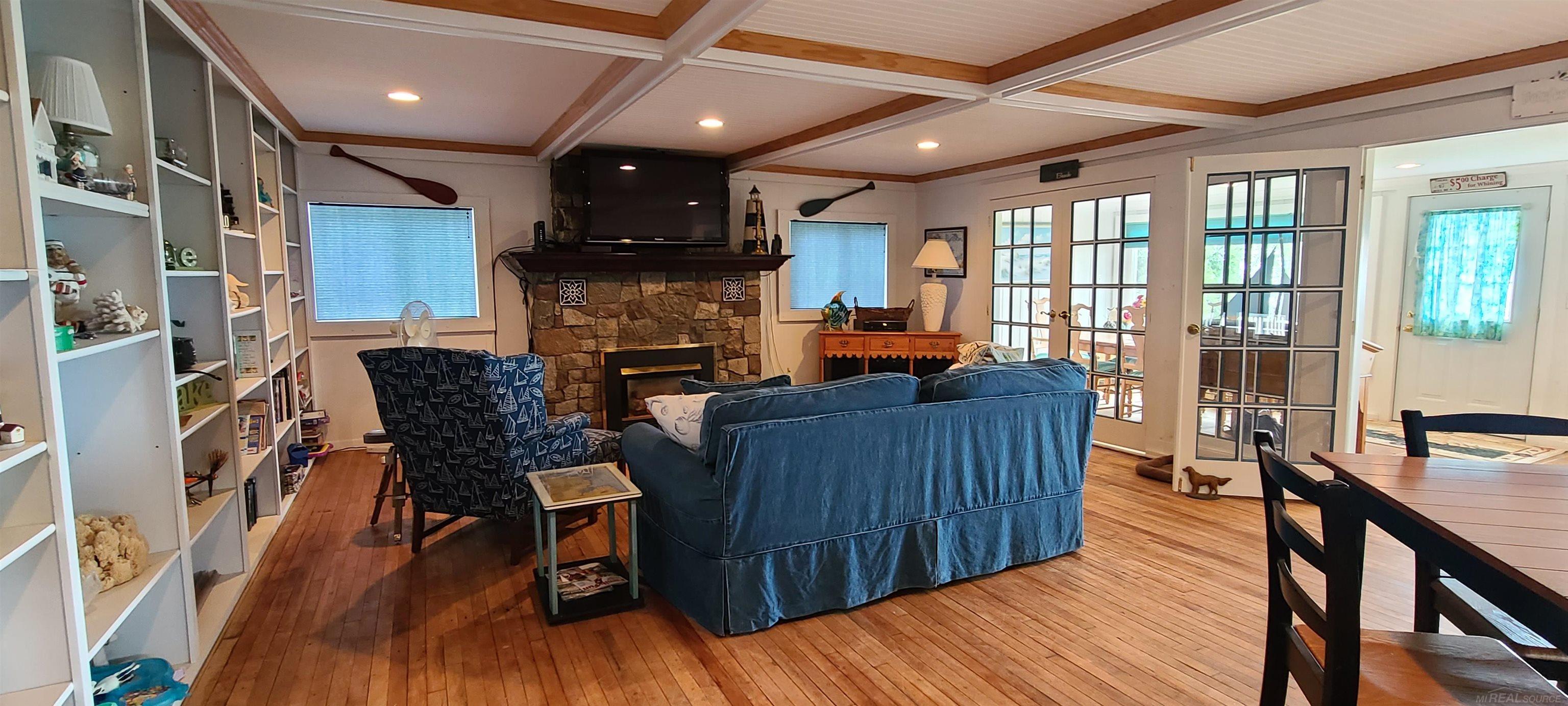 6603 Lakeshore Road Lexington, MI 48450 - Photo 22 of 50 50109091-21.JPG