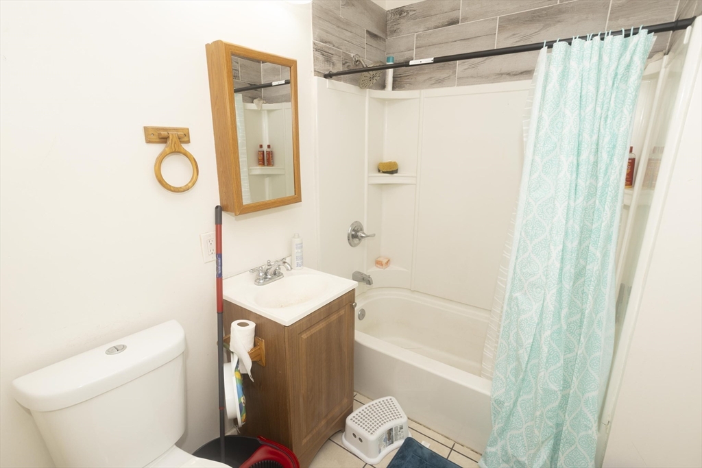 10 Monroe Street Springfield, MA 01109 - Photo 14 of 36