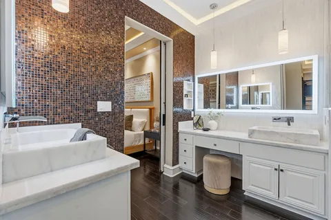 $1,250,000 | 1917 Lakecliff Hills Lane, Austin, TX 78732