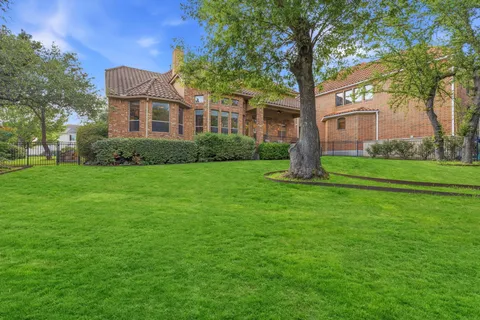 $1,250,000 | 1917 Lakecliff Hills Lane, Austin, TX 78732