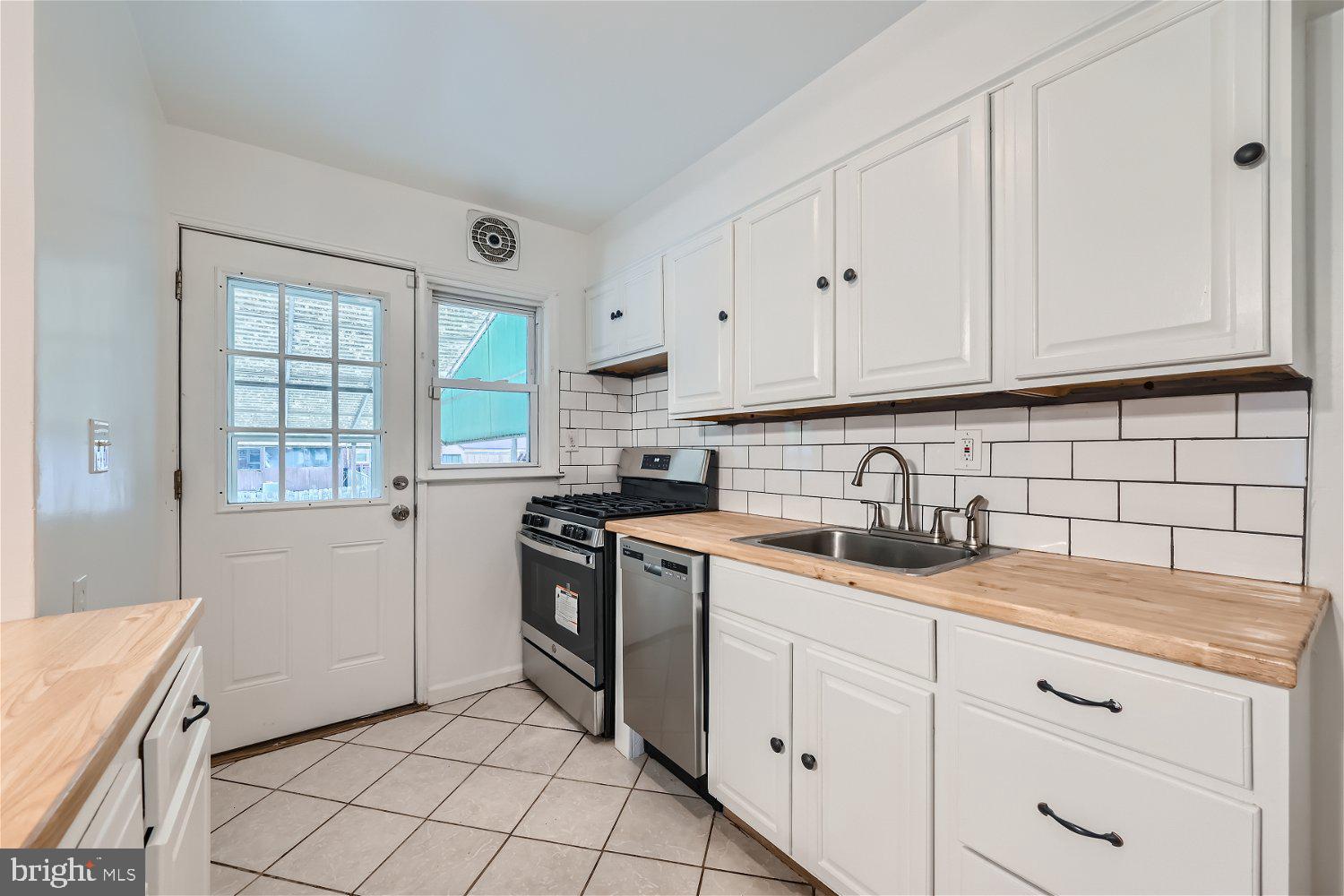 2237 Graythorn Road Middle River, MD 21220 - Photo 16 of 33
