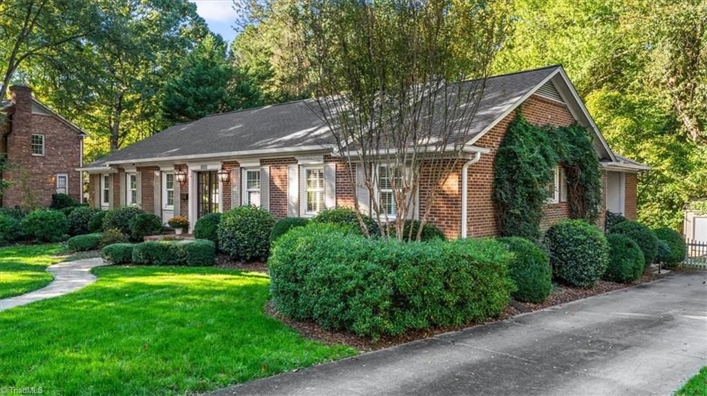 1805 Beechtree Road Greensboro, NC 27408 - Photo 3 of 50 Gallery Image 3