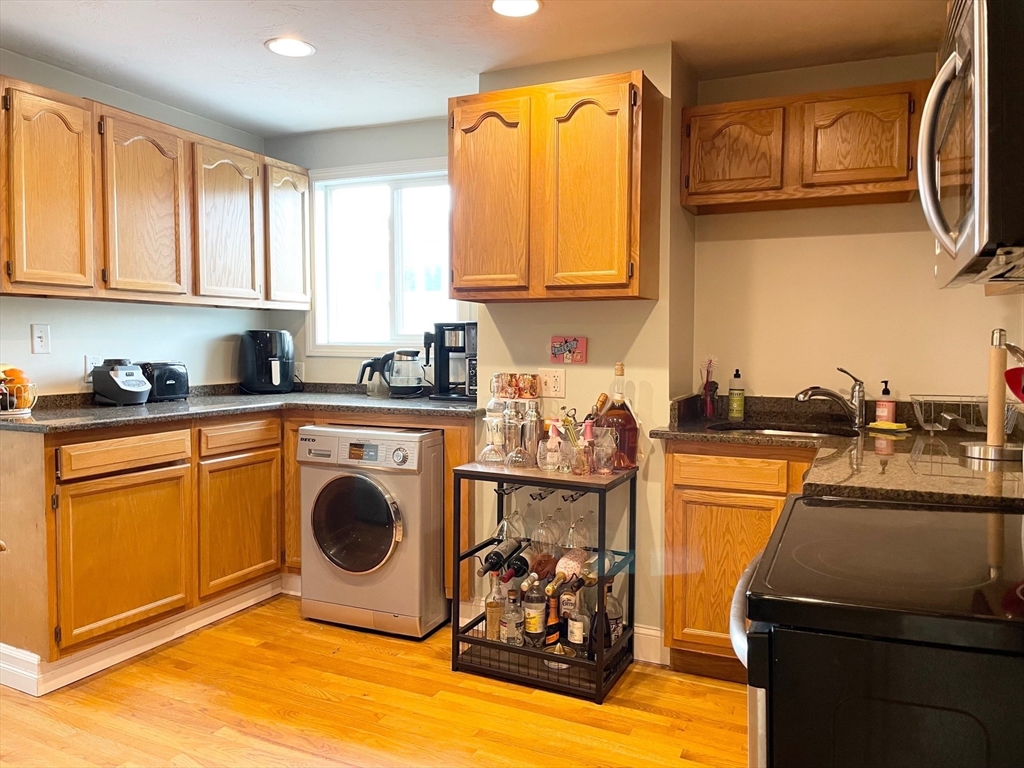 4 O Street, Unit 3 Boston, MA 02127 - Photo 4 of 11