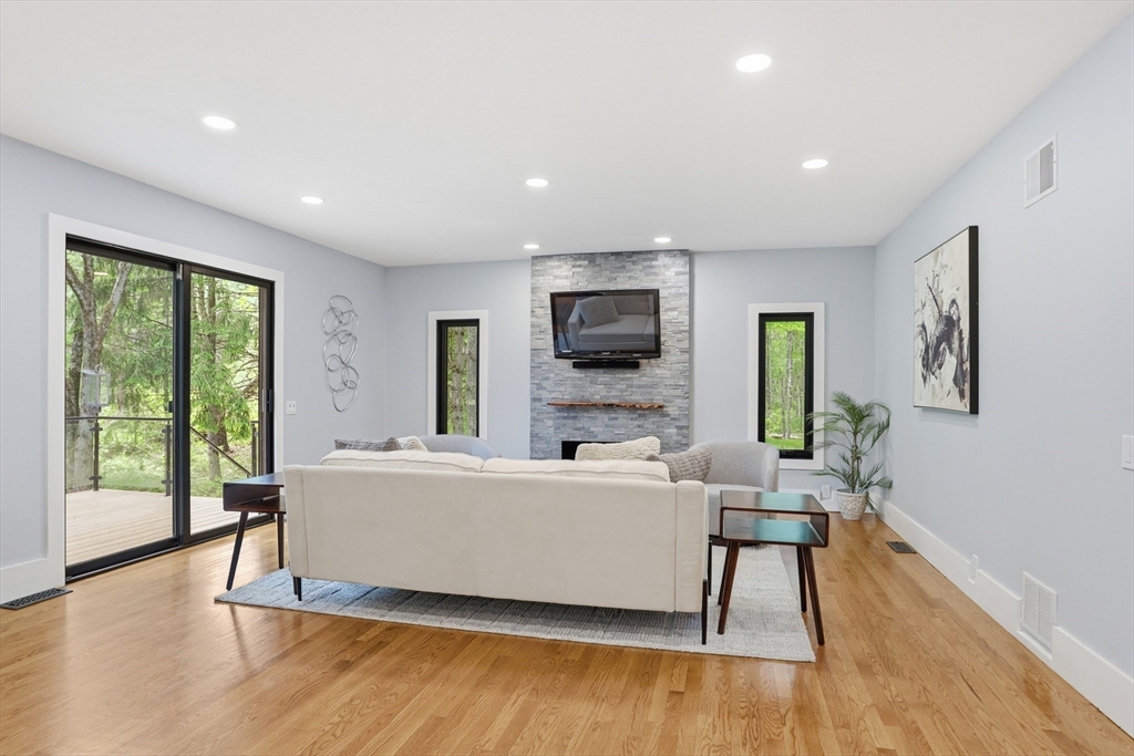 366 River Road Carlisle, MA 01741 - Photo 11 of 42