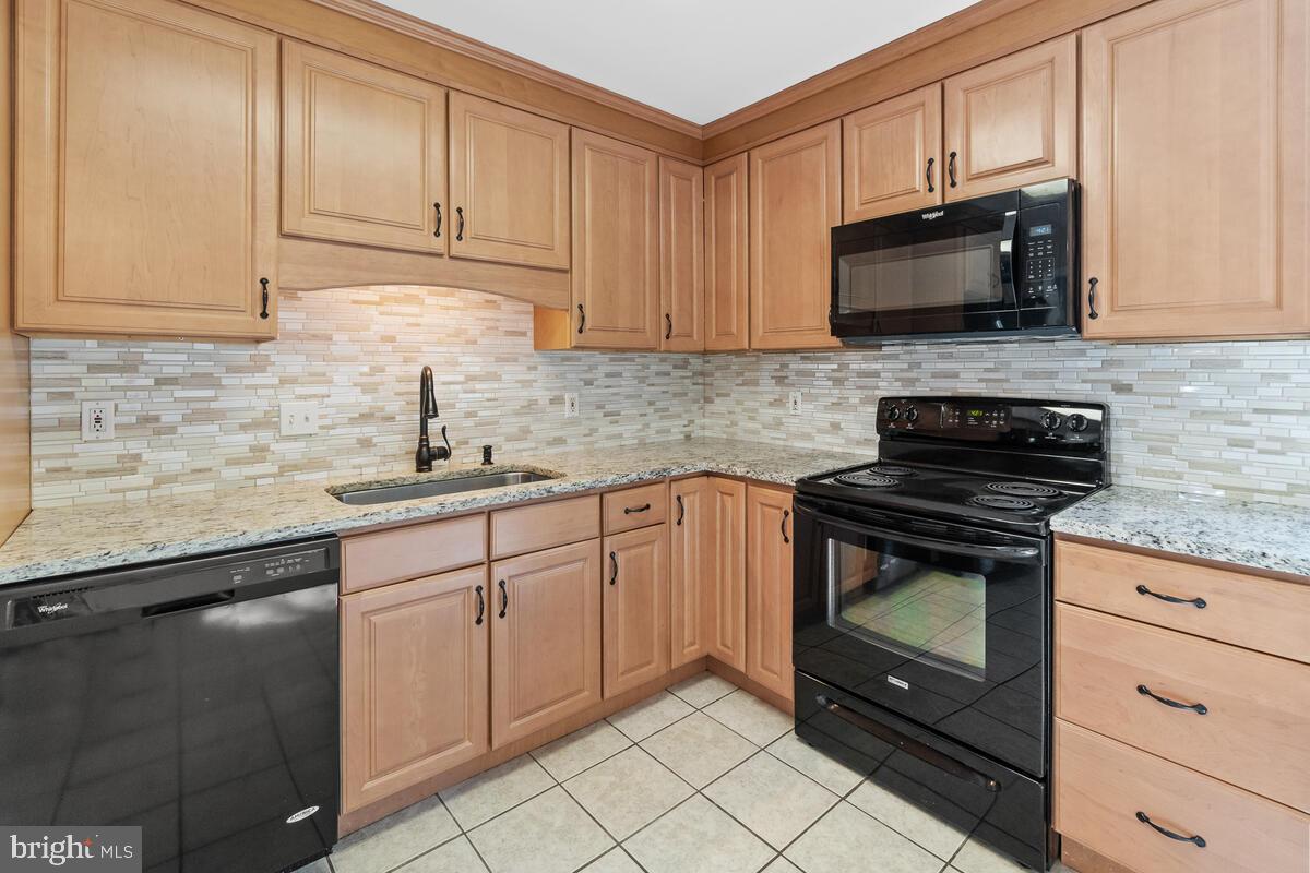 7906 Yellow Springs Road Frederick, MD 21702 - Photo 7 of 35 Updated kitchen!