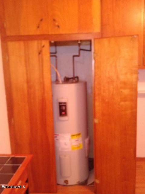 25 Argyle Road Pittsfield, MA 01201 - Photo 22 of 47 elec hotwater tank