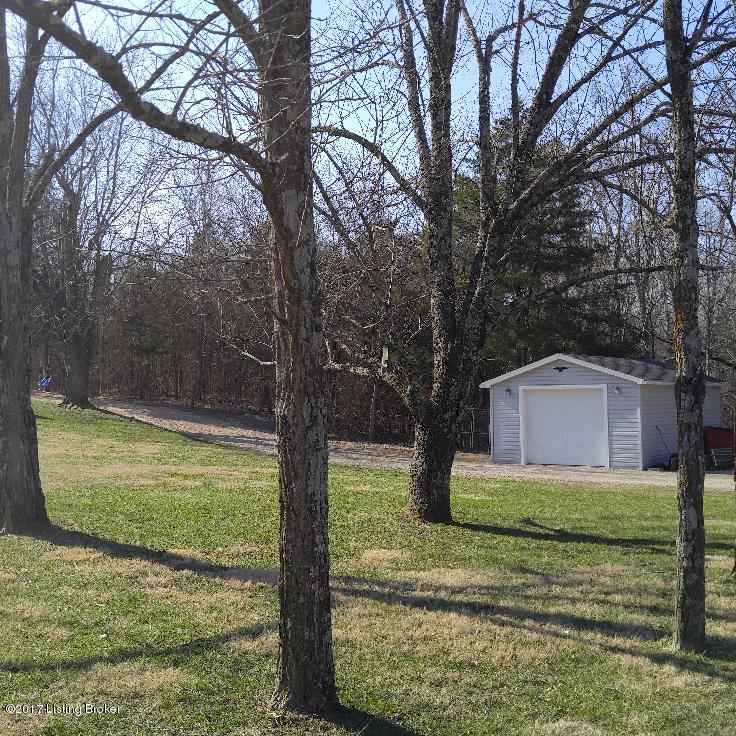 1068 Waterford Road Mount Washington, KY 40047 - Photo 13 of 52 garagesmall